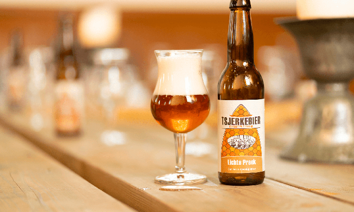 Tsjerkebier fles en glas